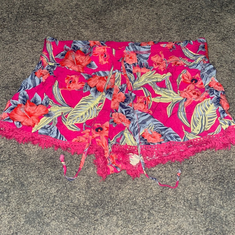 Pink floral print short shorts